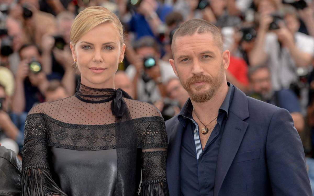 Charlize Theron y Tom Hardy en una foto de archivo.