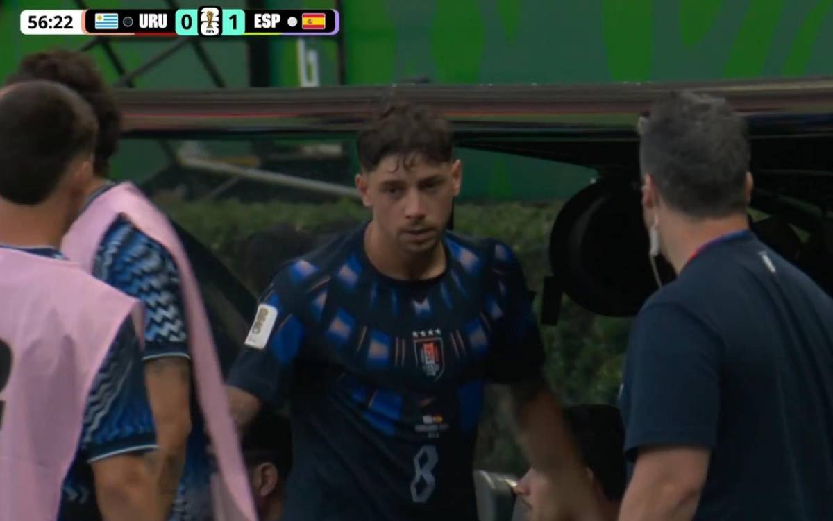 Enfado de Valverde, encaran al árbitro y señalan culpable tras eliminación de Uruguay