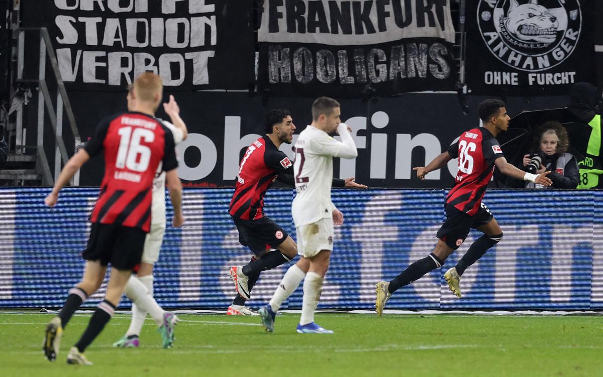 Ansgar Knauff cerró la goleada con el quinto tanto del Eintracht Frankfurt.