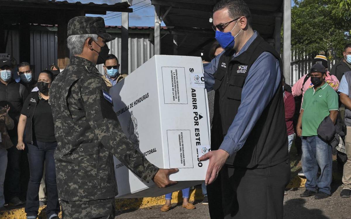 Banderillazo: Maletas electorales ya viajan hacia centros de votación en Honduras