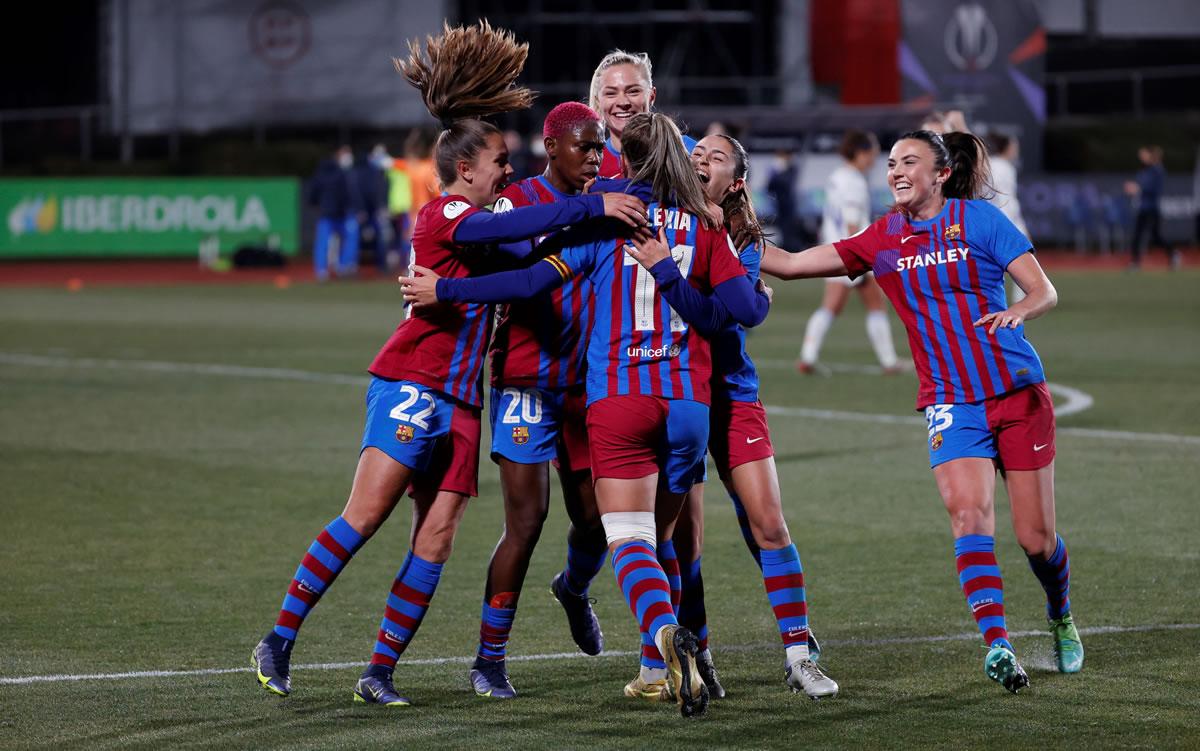 Las jugadores del Barça celebrando el gol de la victoria sobre Real Madrid.