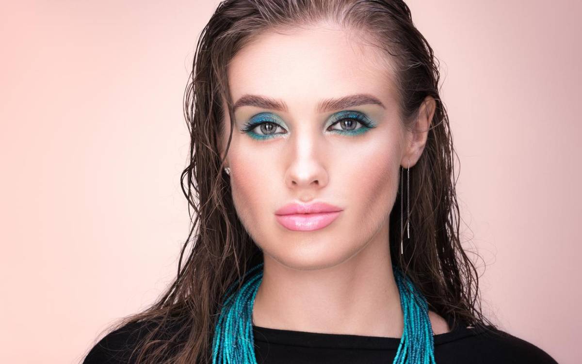 Efecto mojado, se logra utilizando crema para peinar o mouse.