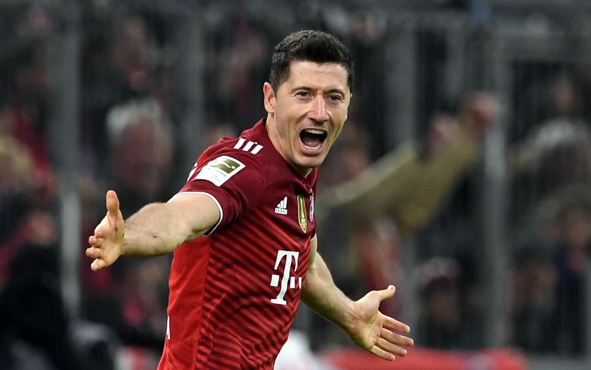 Robert Lewandowski volvió a decir presente a su cita con el gol.