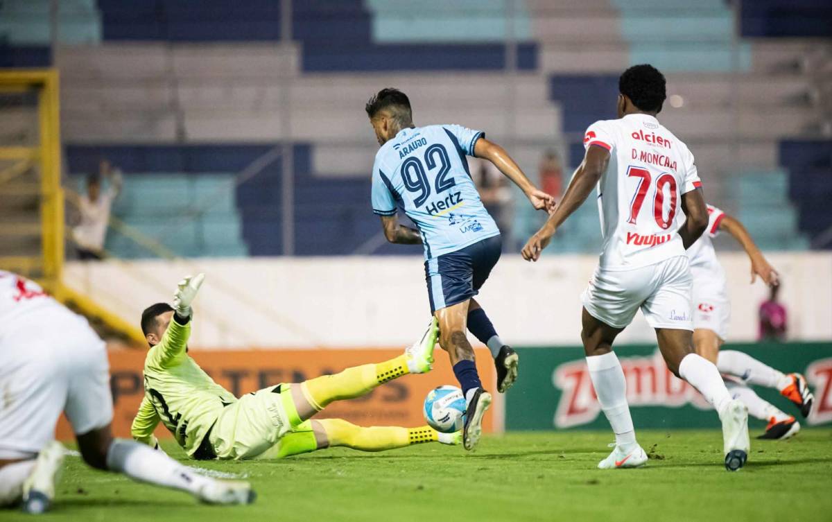 Enfado en el Olimpia-Génesis PN, bronca, reencuentro y bellezas en SPS