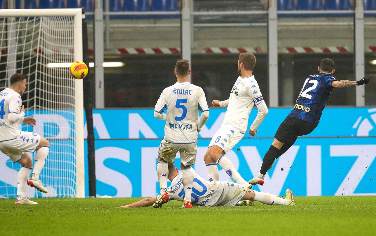 Stefano Sensi le dio el boleto a cuartos de la Copa Italia al Inter.