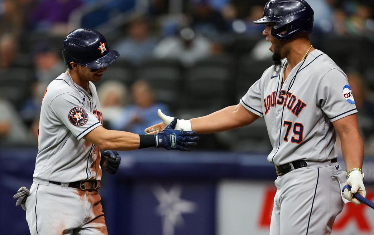 Mauricio Dubón sigue la fiesta con imparables, pero Astros pierden