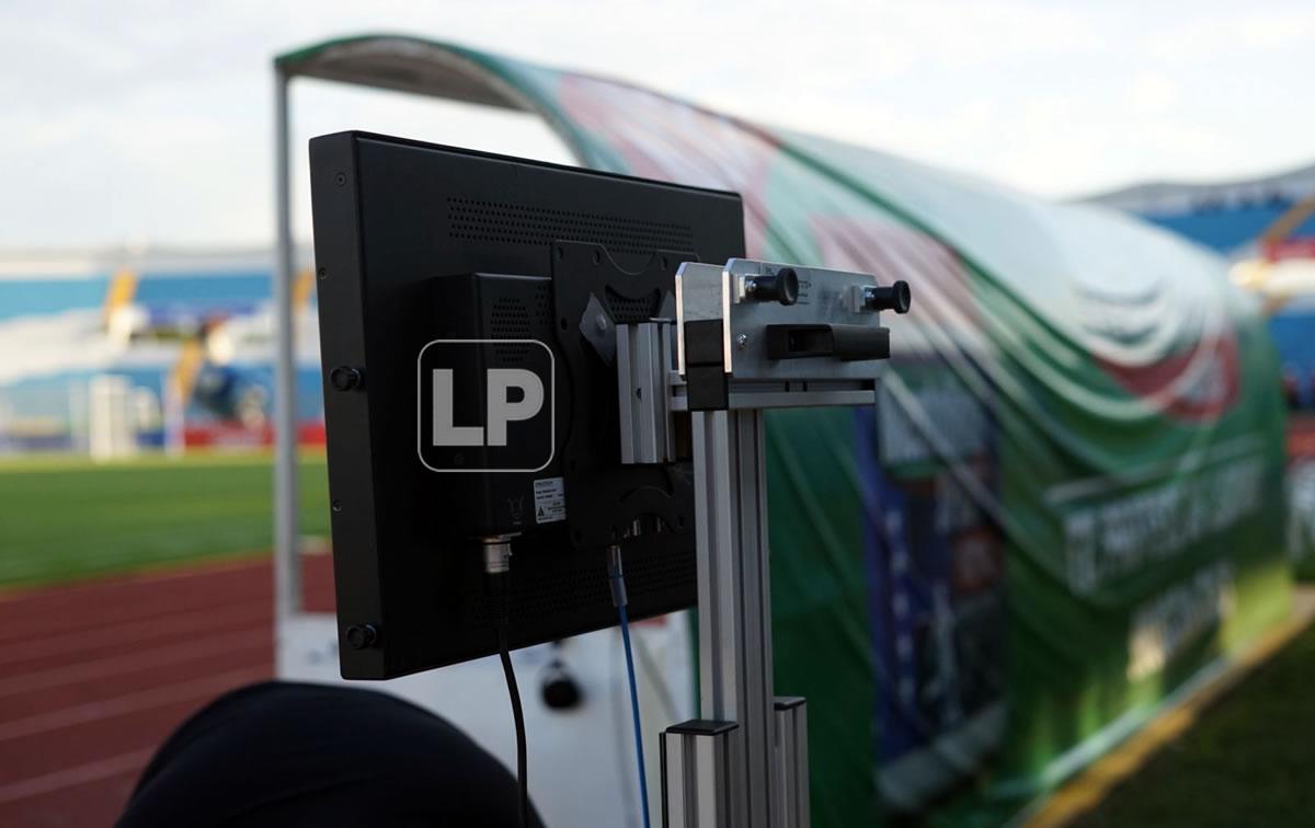 El VAR fue instalado en la pista del estadio Olímpico.