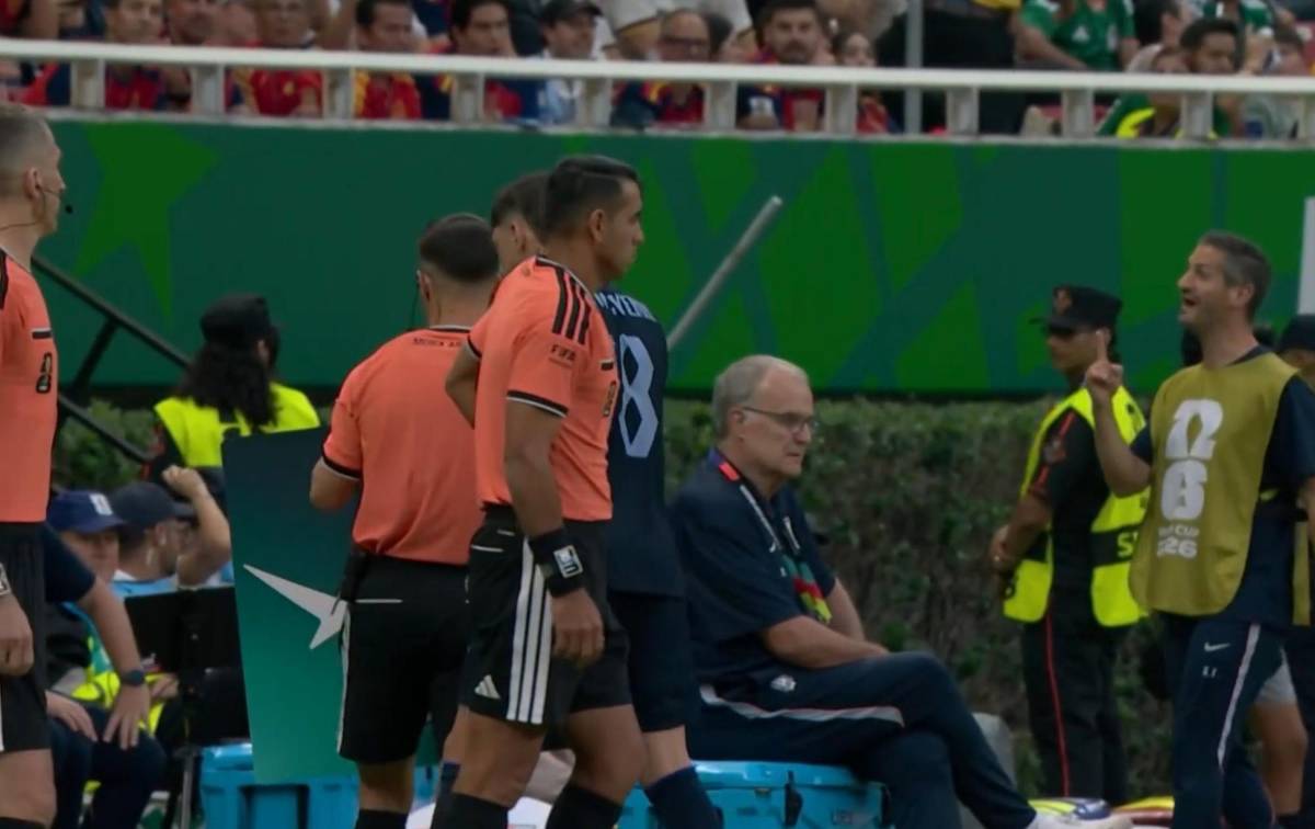 Enfado de Valverde, encaran al árbitro y señalan culpable tras eliminación de Uruguay