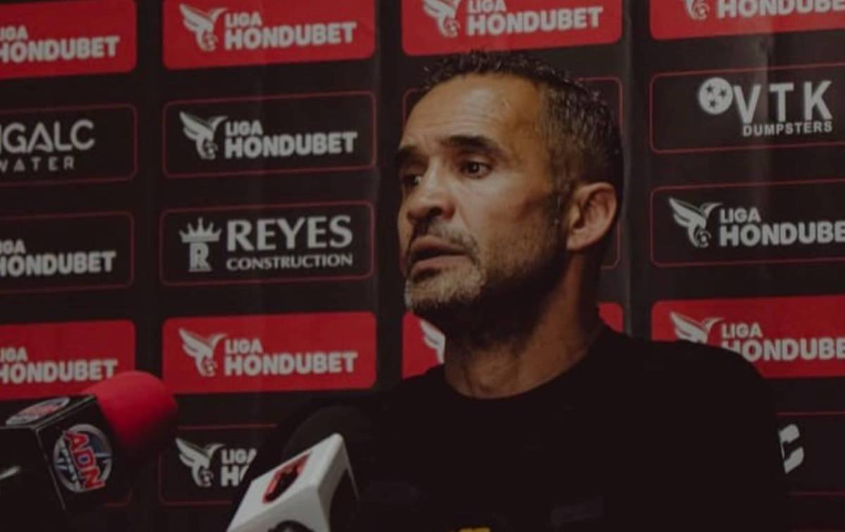 Revelan causa y estado del técnico del Independiente que se desplomó en pleno partido