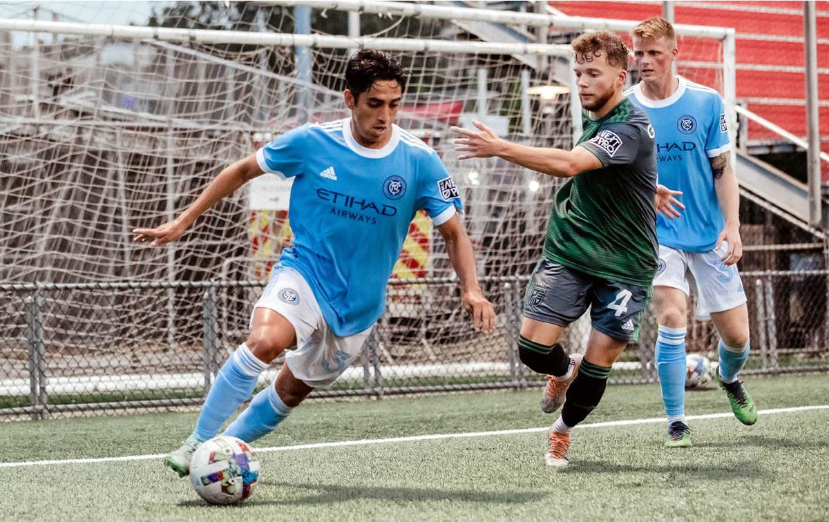 John Denis destaca en las inferiores del New York City FC de Estados Unidos.