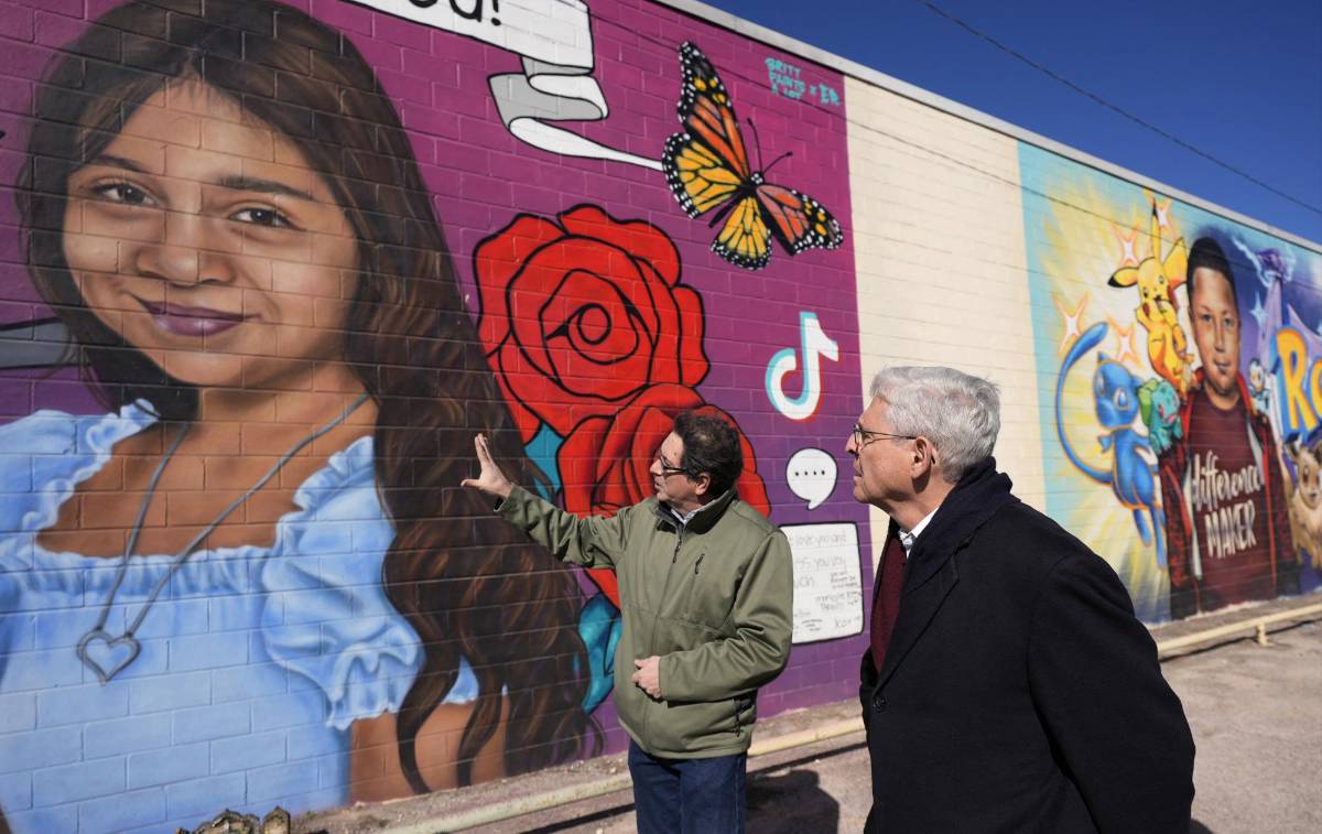 Los rostros de las víctimas de la masacre de Uvalde han sido retratados en murales de la comunidad.