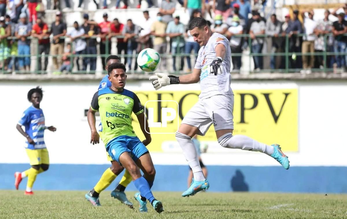 El portero Harold Fonseca fue figura en el Victoria para sacar el empate ante Olancho FC.