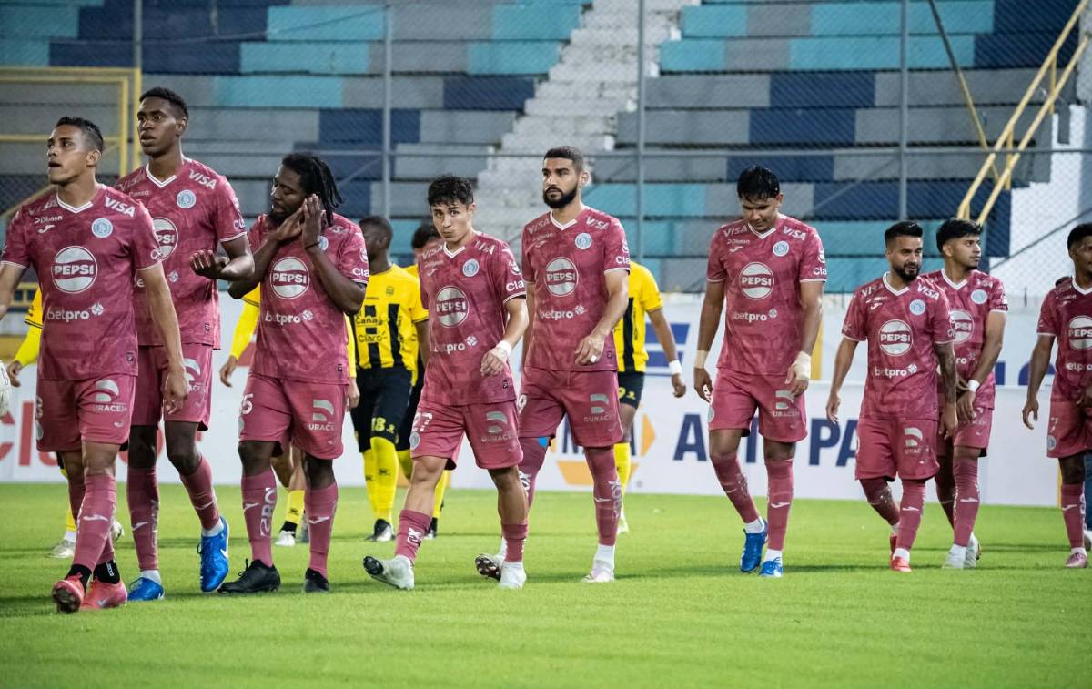 Decepción en Real España, lágrimas y temor por caos tras eliminación vs Motagua