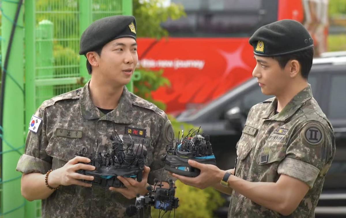 RM y V de BTS concluyen el servicio militar y alistan regreso
