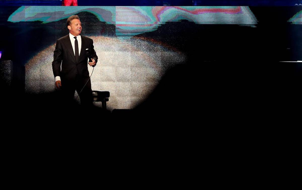 Insólita polémica en la gira de Luis Miguel: ¿actúa un doble?