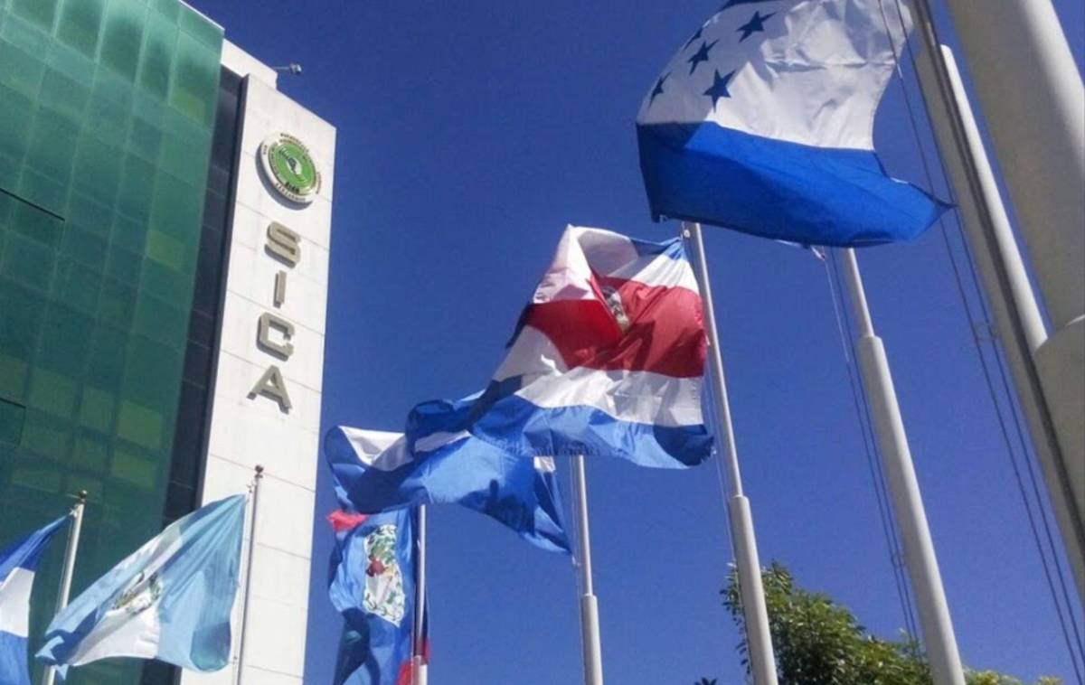 El Sica ha estado en el centro de controversias políticas, especialmente debido a las tensiones con el Gobierno de Nicaragua y su intento de influencia en la organización.