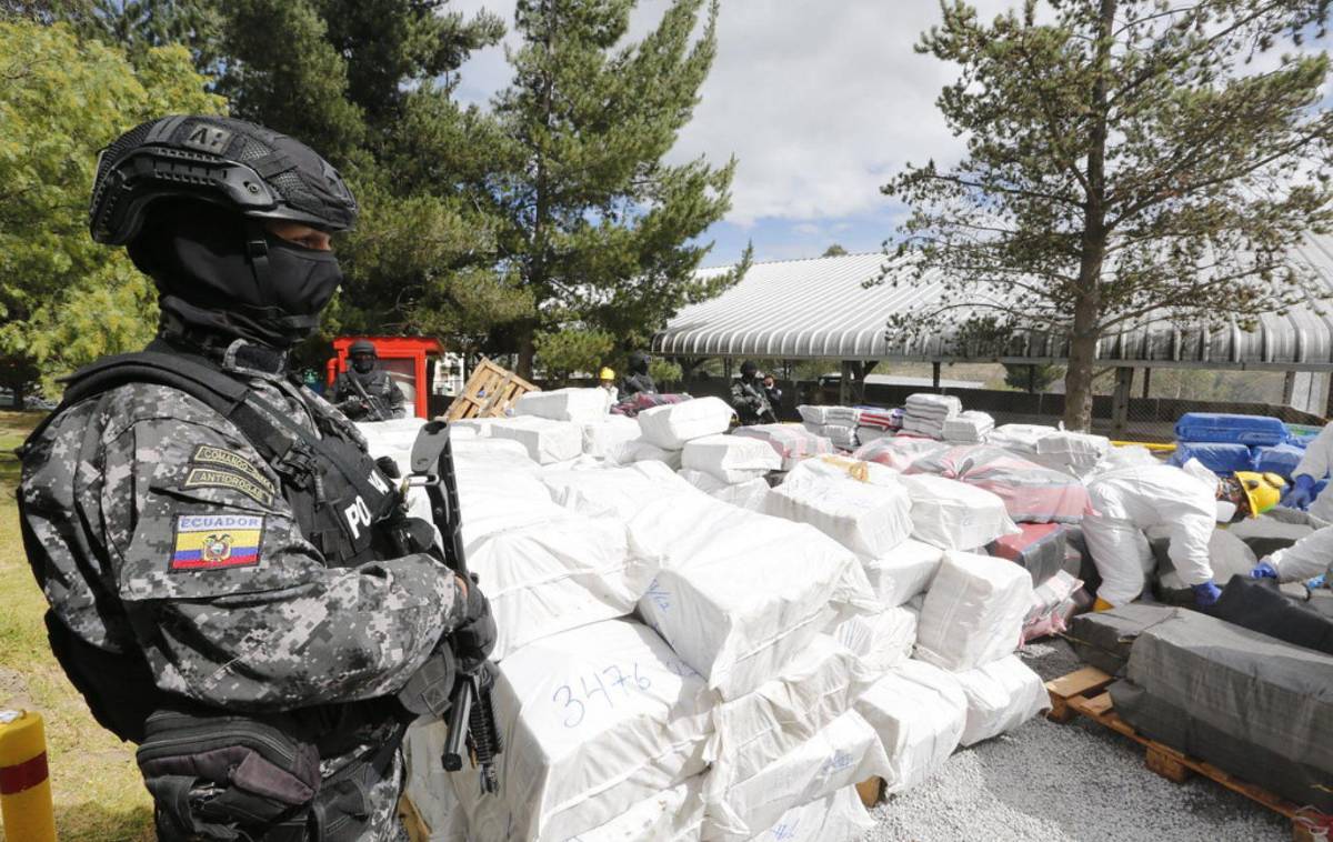 Destruyen 7.2 toneladas de droga incautadas en Ecuador