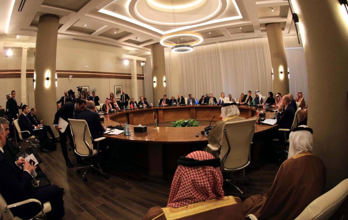 Vista general de la reunión internacional celebrada en la ciudad jordana de Aqaba para tratar sobre la situación de Siria tras la caída de Bachar al Asad.