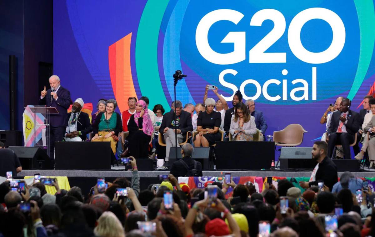 En la imagen aparece disertando el presidente de Brasil, Luiz Inácio Lula da Silva.