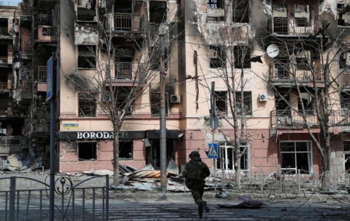 Rusia ha intensificado su presencia mediática en la región a través de canales como RT en Español y Sputnik Mundo, buscando influir en la opinión pública con narrativas que critican a Estados Unidos y Occidente.