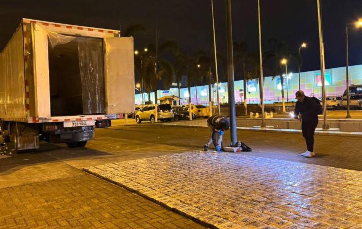 Incautan 433 kilos de cocaína ocultos en techo de camión en Colombia