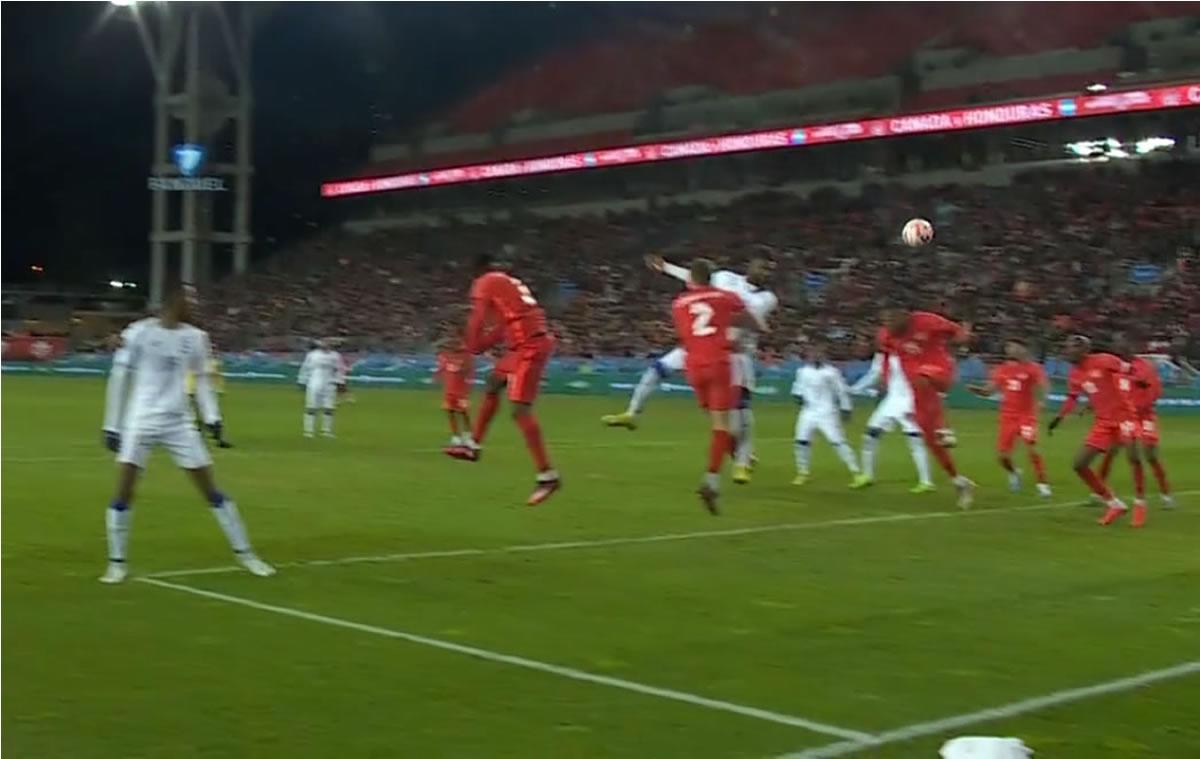 Así fue el cabezazo de Jorge Benguché para su gol contra Canadá.