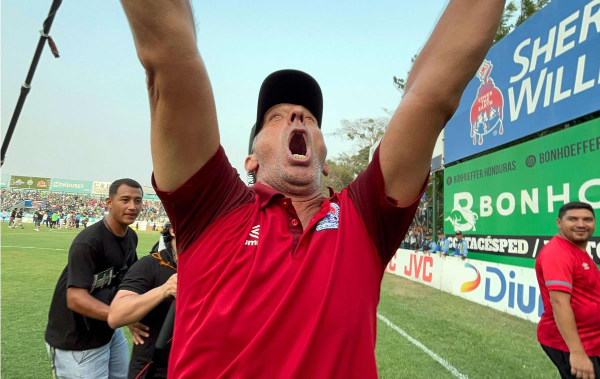 Pedro Troglio fortalece su récord de entrenador con más títulos en Honduras