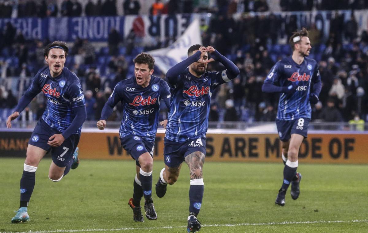 Napoli consigue victoria in extremis y es líder de la Serie A