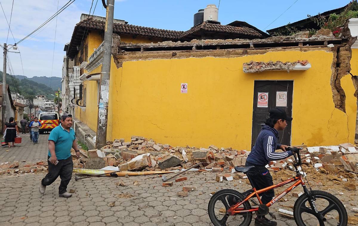 Aumentan a cinco las muertes por los sismos en Guatemala