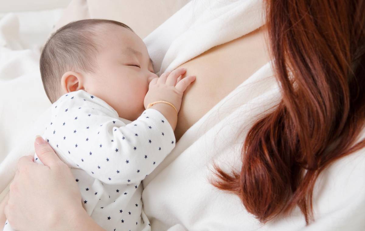La leche materna podría fortalecer al corazón del bebé