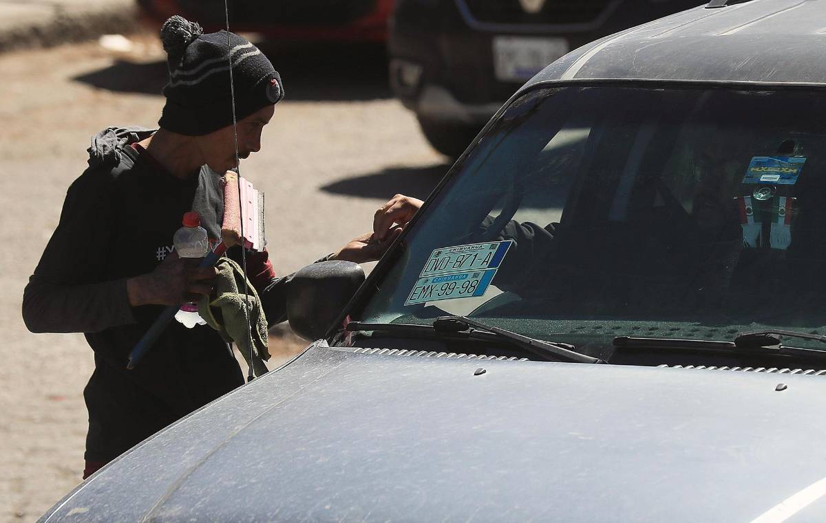 Migrantes denuncian extorsiones de la Policía en la frontera norte de México