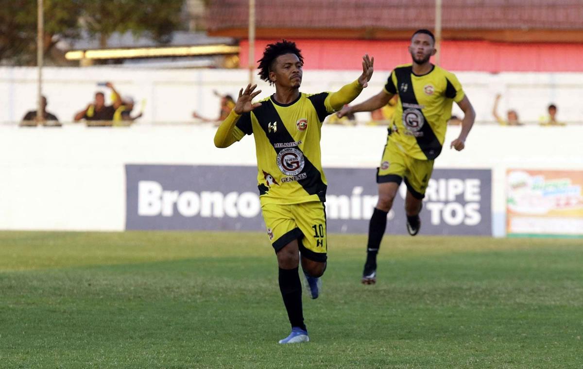 Víctor Moncada resucitó al Génesis con su gol de penal en el tiempo extra. Mandó el partido a penales, donde ganaron.
