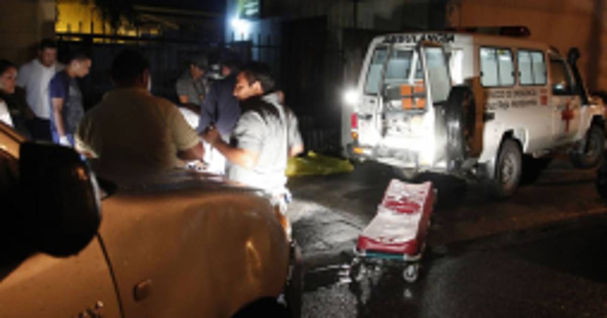 Una mujer muerta y dos heridos por asalto