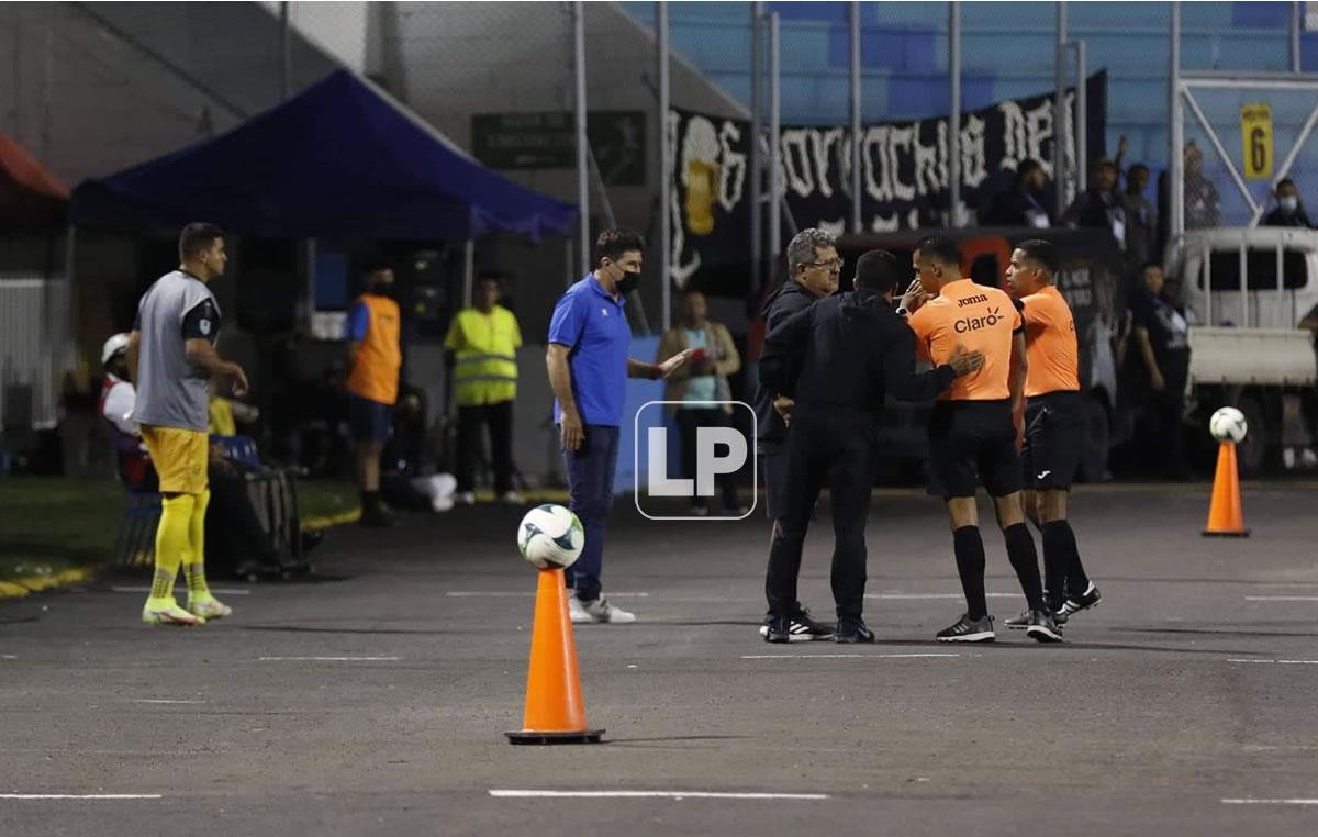 Héctor Vargas fue expulsado por el árbitro Jefferson Escobar en el Clásico ante Motagua.