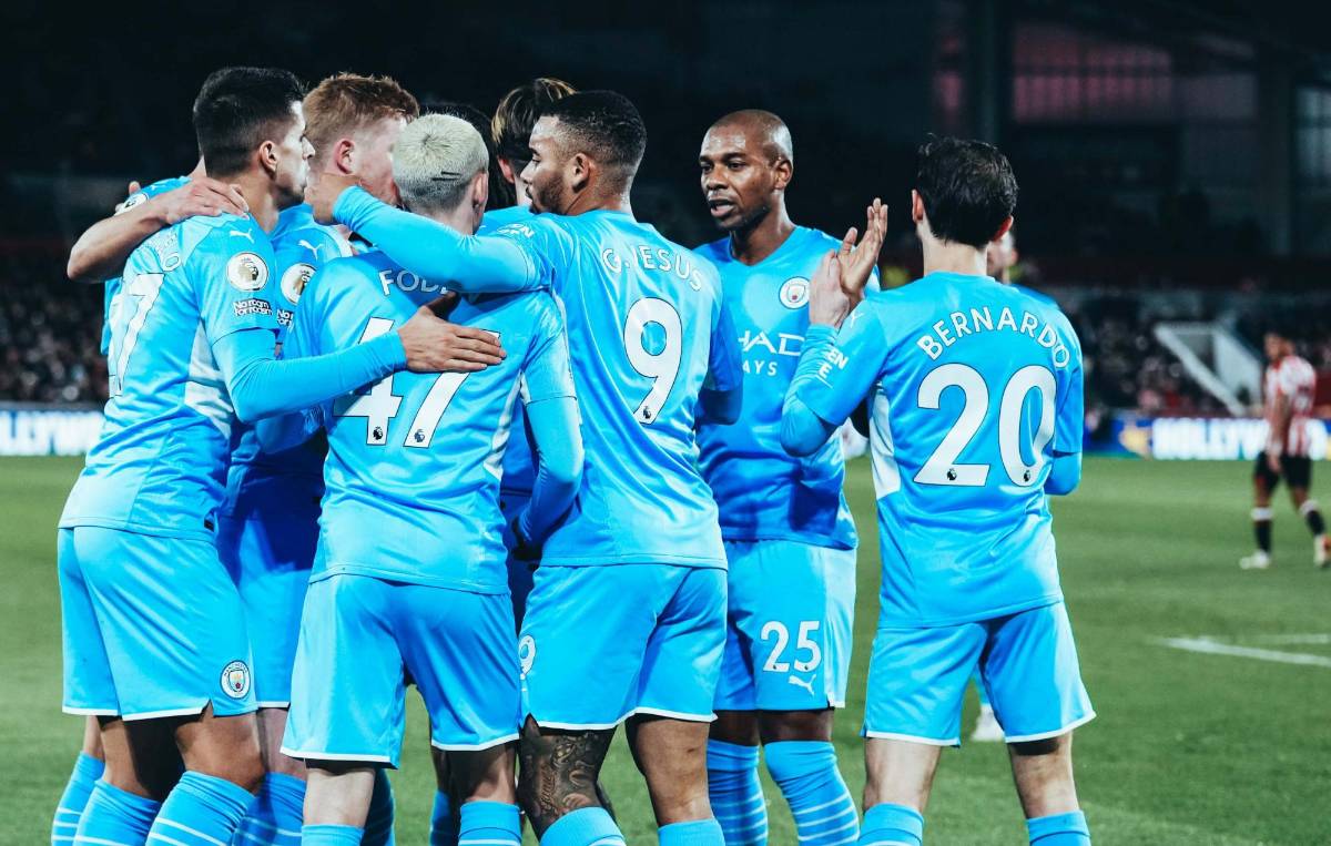 Manchester City termina el 2021 con triunfo y se consolida en la cima