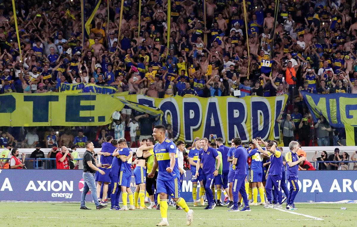 Los jugadores de Boca Juniors celebrando tras ganar en los penales a Talleres.