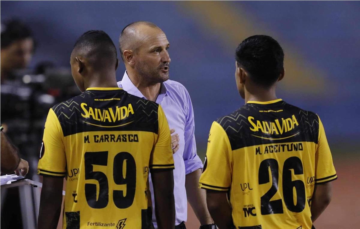 ‘Palomo’ Rodríguez mandó al campo a Miguel Carrasco y Marco Aceituno en el segundo tiempo.