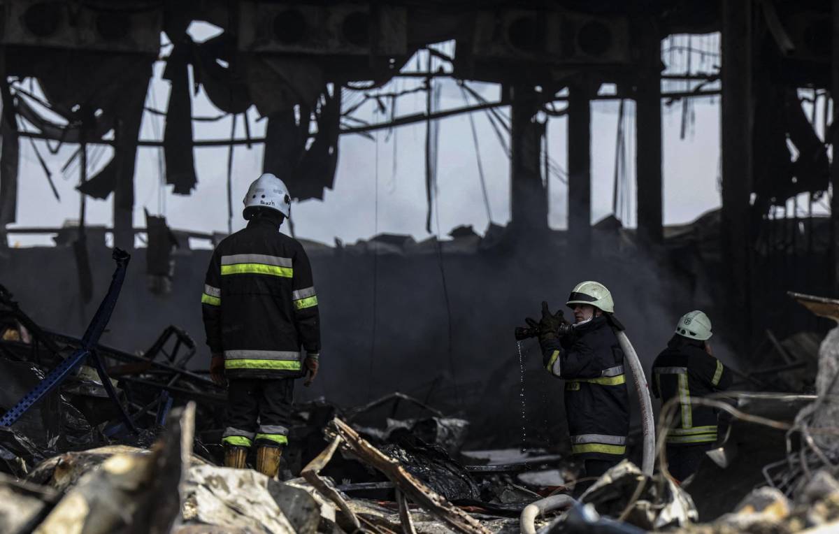 Rusia bombardeó un edificio de la Cruz Roja en Mariúpol, según Ucrania