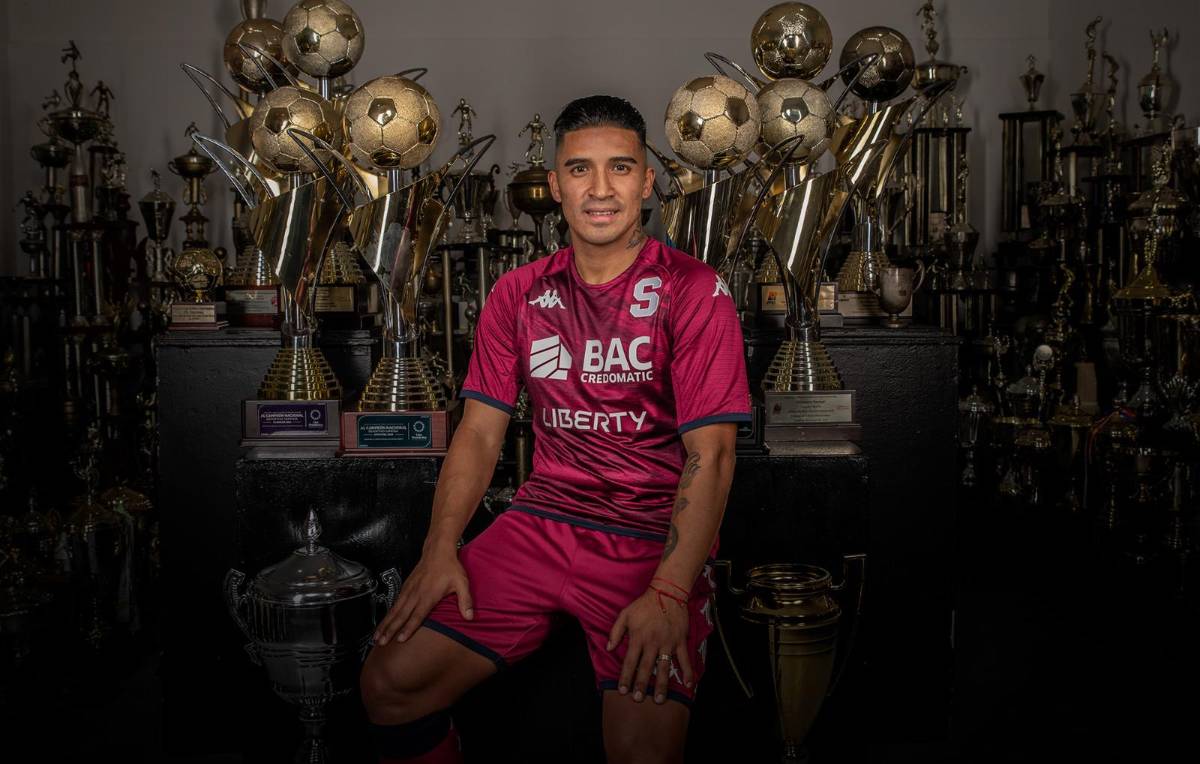 Oficial: Saprissa anuncia el fichaje del hondureño Michaell Chirinos