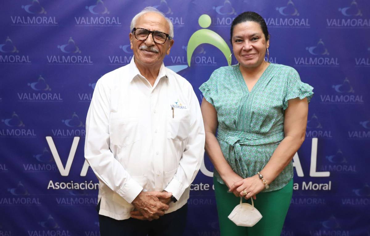 Valmoral firma acuerdo con la Secretaría de Educación