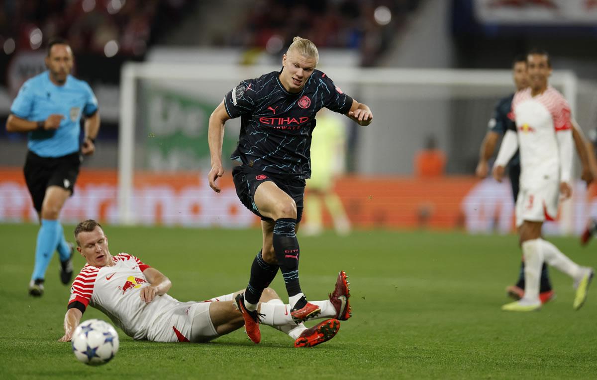 Erling Haaland se fue en blanco y no marcó contra el RB Leipzig.