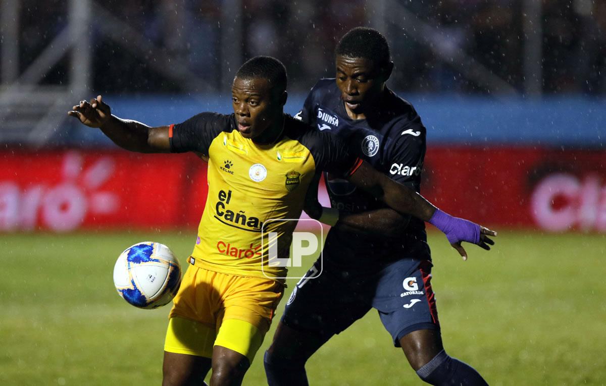 Júnior Lacayo jugó de titular en la ida frente al Motagua.