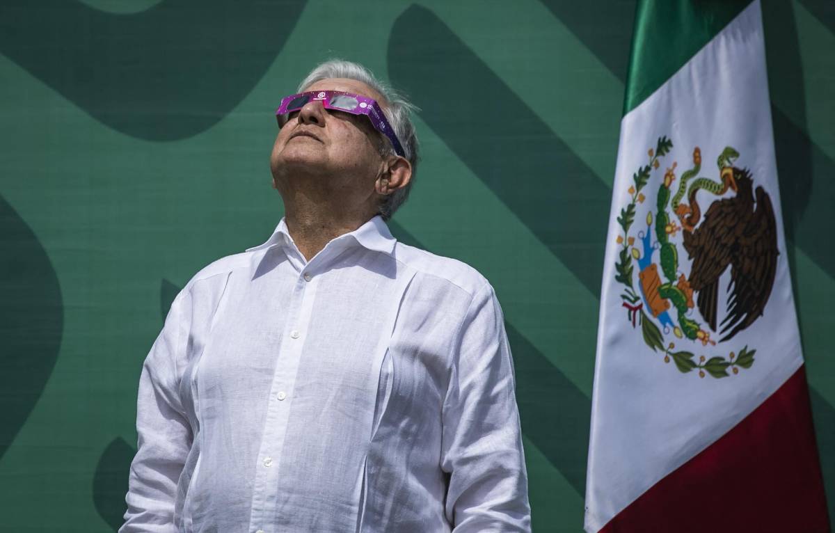 López Obrador atribuye asalto a embajada a falta de experiencia de Noboa