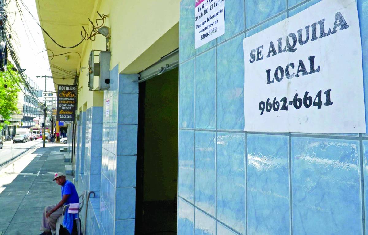 Altos costos de alquileres de casas y tiendas tienen en jaque a sampedranos