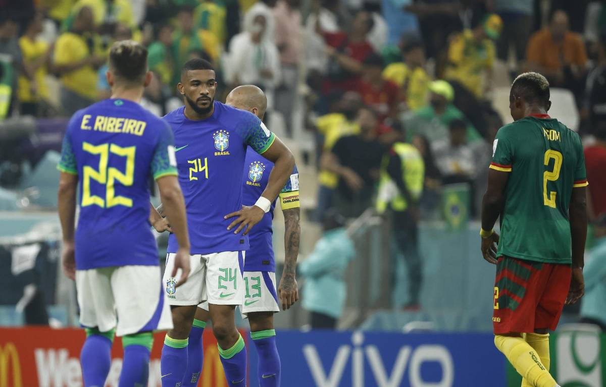 Brasil cae ante Camerún pero le ajusta para amarrar liderato