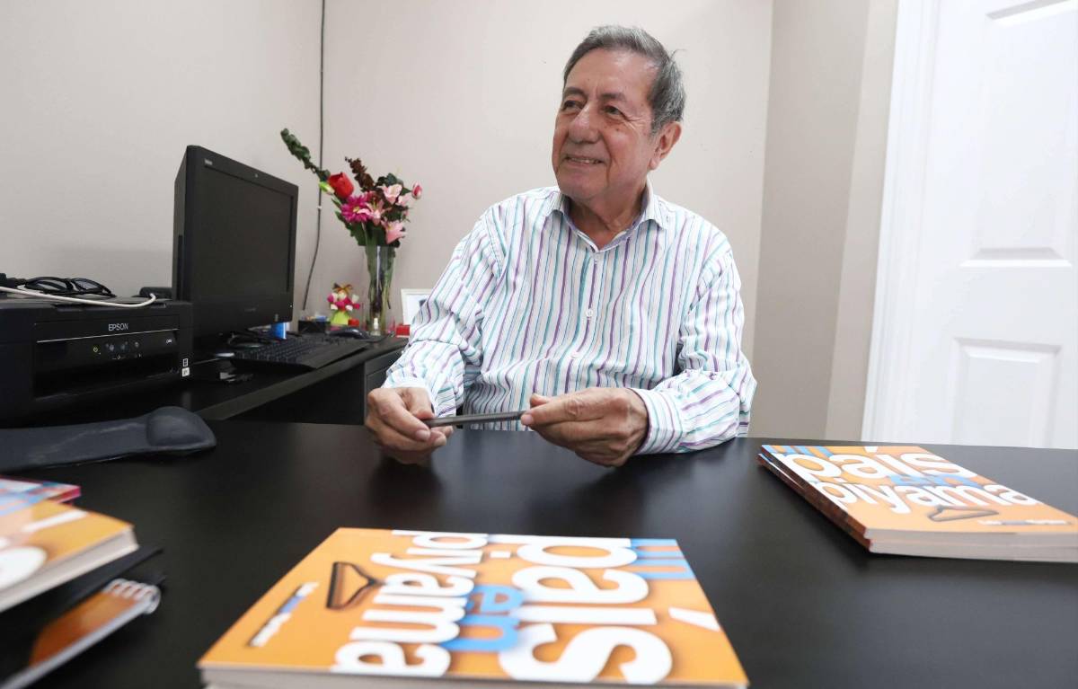 El periodista Renán Martínez lanza su nuevo libro “Un país en piyama”