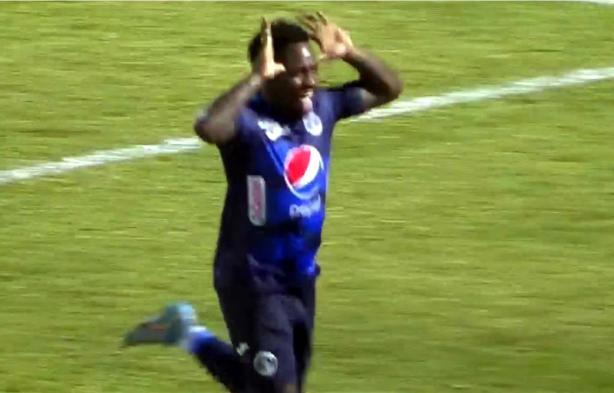 Errorazo de Matías Quintero: no pudo controlar el balón y ‘Zapatilla’ Mejía marcó