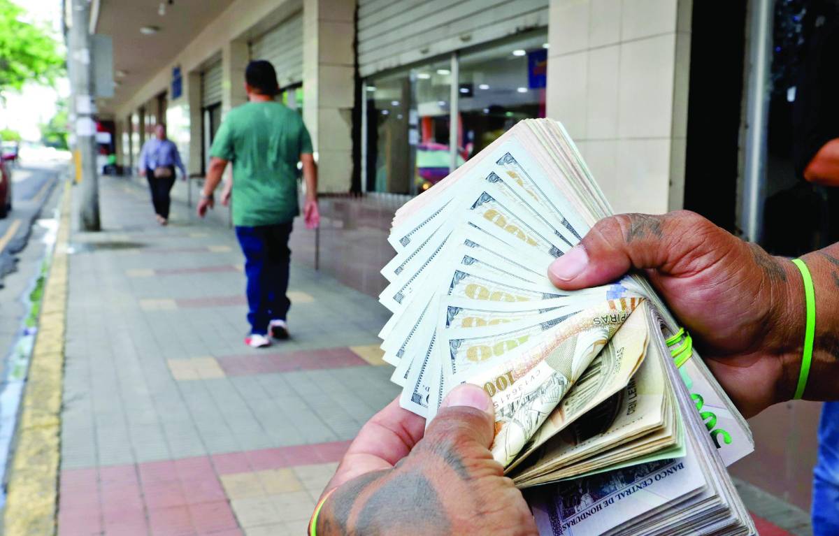 Escasez de dólares tiene en jaque al sector empresarial