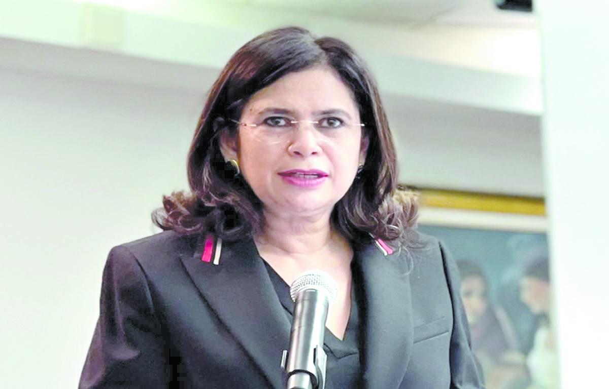 Revisarán inclusión de Rixi Moncada en comisión