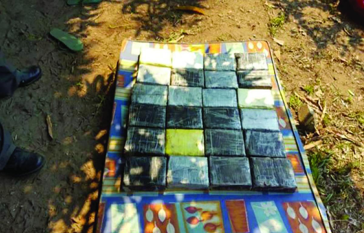 $!Estos kilos embalados y otros dentro de bolsas eran parte del cargamento de droga que estaba en el batallón de Naco. La droga fue elaborada en un narcolaboratorio de Colón. En 2016 y 2017, la DLCN incineró la cocaína.